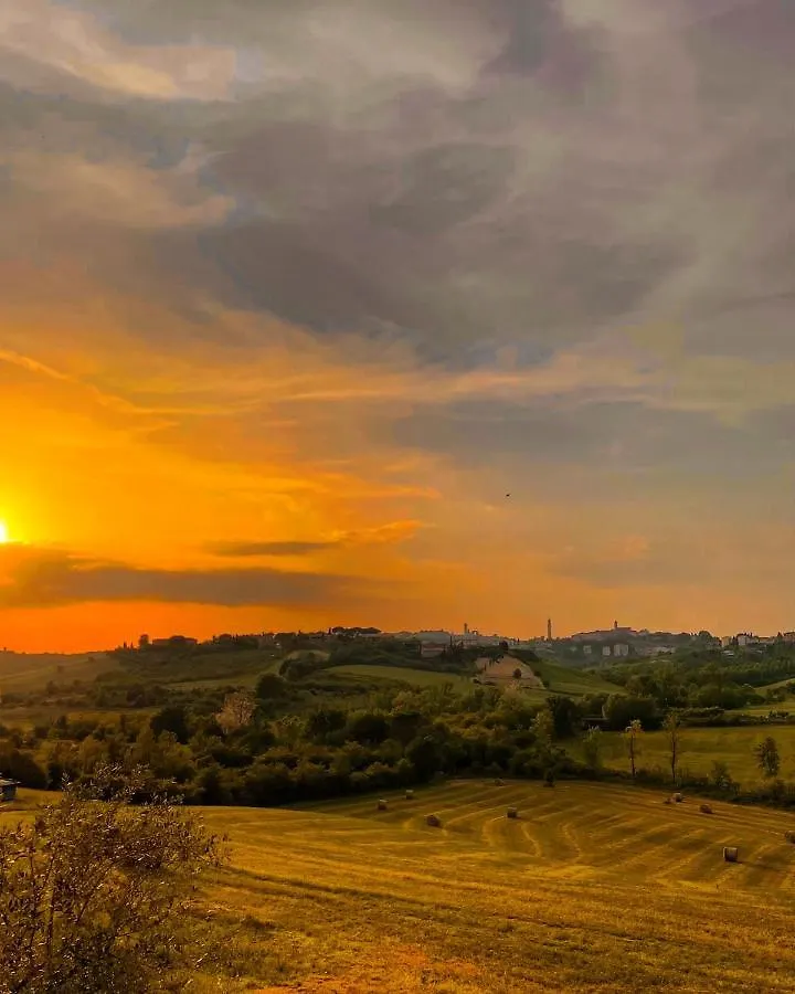 Agriturismo La Corte Del Sole Siena Alloggio per agriturismo